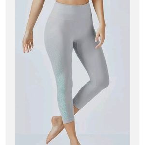 Fabletics Seamless Capri Legging